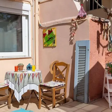 Backyard Art Apartment Chania (Crete)